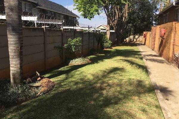 Large 2 bedroom duplex with renovated bathroom.
Good size lounge/dining room.
Small ...