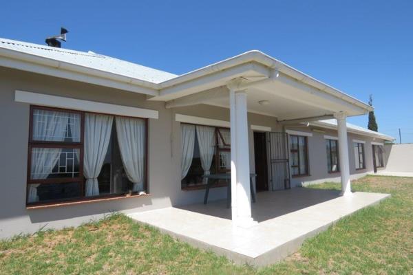 LARGE FAMILY HOME WITH VIEW
AVAILABLE 01 MARCH 2025

Large 5 bedroom house on 3 ...