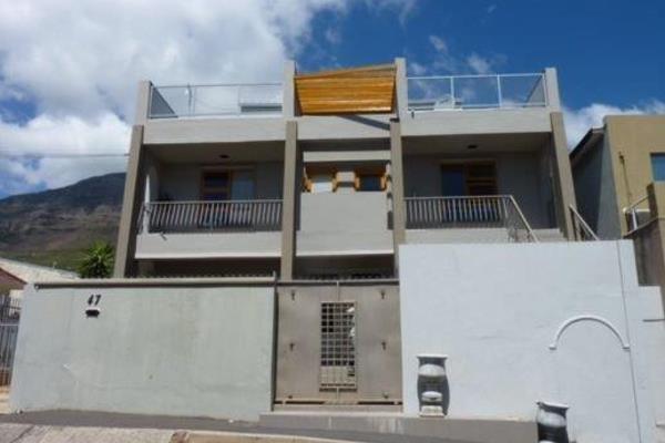 102m2 dual-level penthouse in small redeveloped block of 8 units with designer features ...