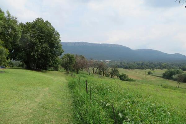 This 51Ha is your canvas to do what your heart desires, arable land, river frontage, indigenous trees, access to Hartbeespoortdam from ...