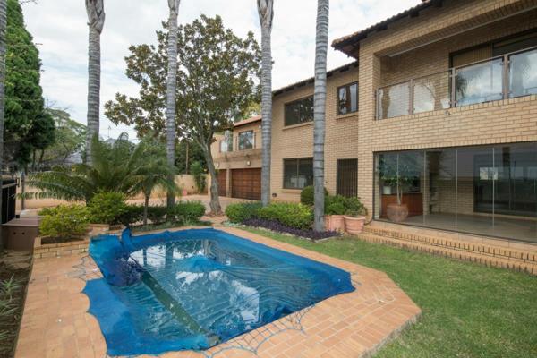 Within the Safe Waterkloof Zone.
 Four upstairs bedrooms with air conditioners and one downstairs bedroom. Three bathrooms.
The 90m2 ...