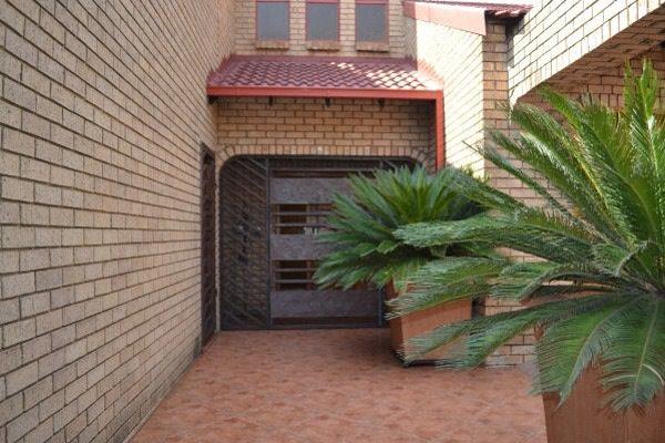 This beautiful well kept property is situated in Witbank, in the suburb of Die Heuwel Proper, close to Saveway Crescent, River Crescent ...