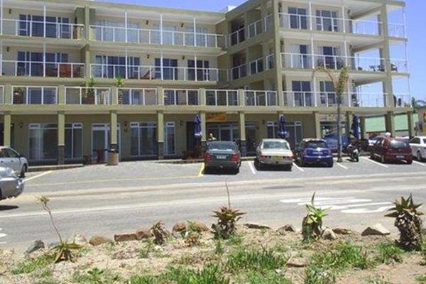 Apartment only 100 meters from the main beach. Centrally situated and within walking distance to all amenities.
Open plan living area ...