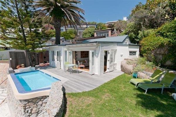 Bungalow on the beaches of Clifton

This charming, fully furnished bungalow is situated on the sands of Clifton 3rd bed. The entrance ...