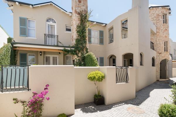 Located just 10km from Stellenbosch Central, this modern apartment is set within a ...