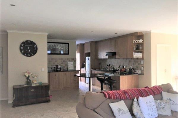 Available: 01 February 2024

- 24H Security Complex 
- kitchen with granite tops 
- scullery 
- open plan living area - with ...