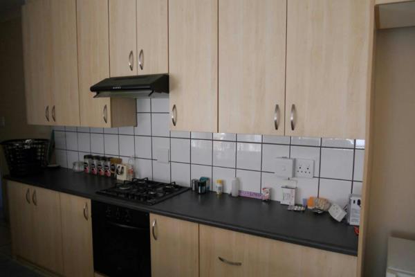 Secure and modern townhouse to rent, three spacious bedrooms with two bathrooms, open ...