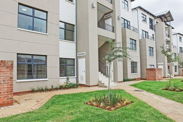 Modern estate living is just what you need. This 1 bedroom, 1 bathroom main-en-suite ...