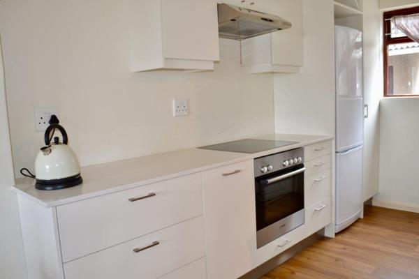 Neat and nicely renovated apartment with great views of the city bowl and extensive ...