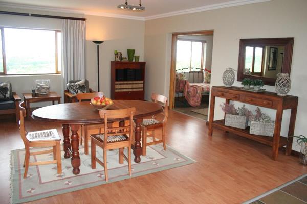 Vergezocht Cottage is situated at the foot of the Outeniqua Mountains and offers lovely ...