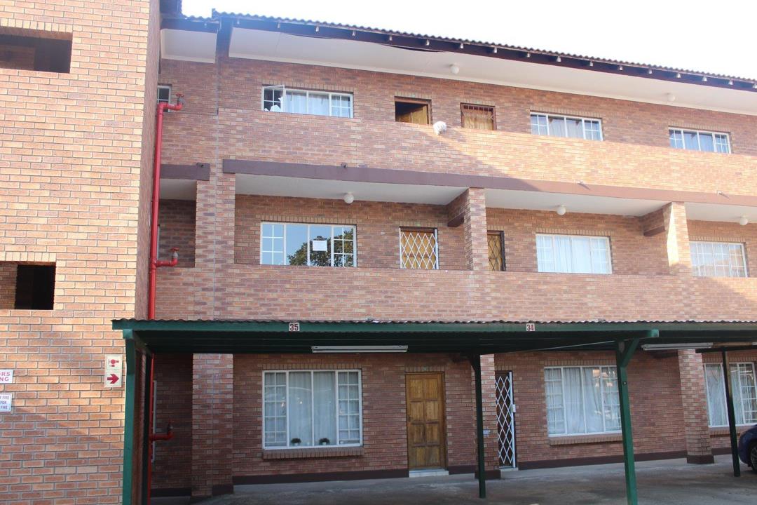 1 Bedroom Apartment / flat for sale in Rustenburg Central - P24-117192875