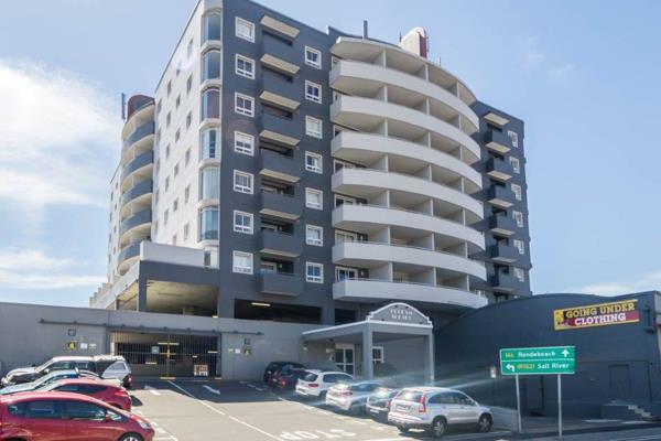 This modern 2 bed apartments is situated in sought after Durham Square which is conveniently located close to the City Center &amp; ...