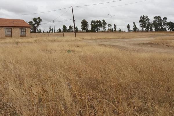 This 300 square meters vacant stand is in the market for R 160 000.00  New development sites in Station View. Transfer costs not ...