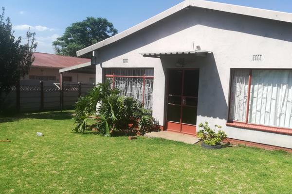 This 4 bedroomed house is situated close to the dam in the Klippoortjie  area of Elsburg. Close to Supermarket, butchery, schools and ...