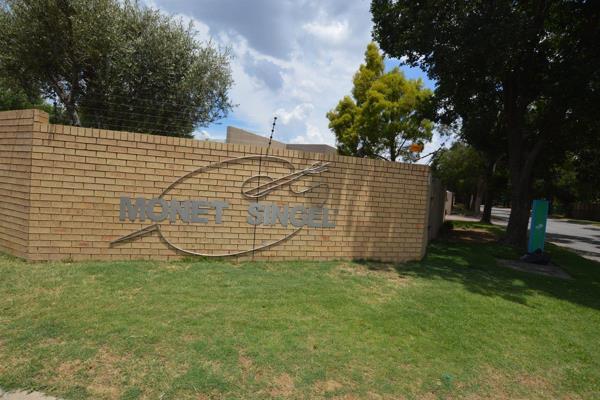 This stand is situated in Monet Singel. Only 24 stands in this this boomed area.
Close to DP De Villiers stadium. Very secure stand ...