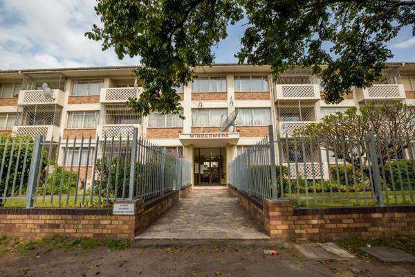 Pam Golding East London is proud to present this spacious flat in Belgravia. Consisting of two well sized bedrooms, lounge and kitchen. ...