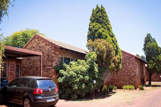 3 Bedroom Townhouse to rent in Karenpark