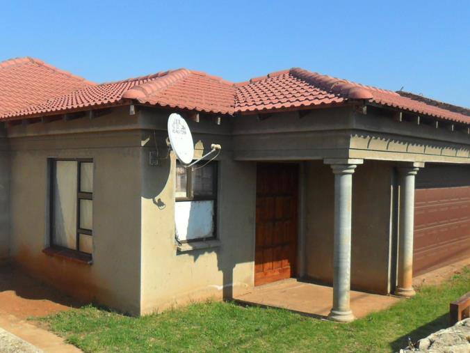 3 Bedroom House for sale in Vosloorus