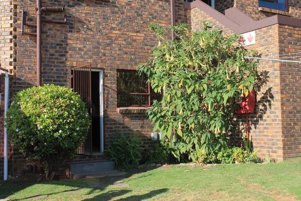 Situated in Liefde and Vrede

Available immediately 

This lovely face brick unit ...