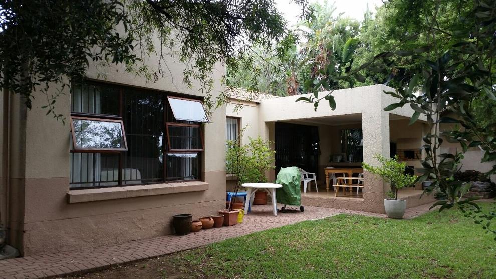 3 Bedroom Townhouse To Rent In Lonehill Azalea Close P24 107133307