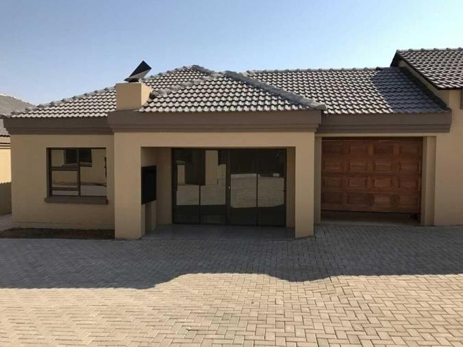 3 Bedroom House for sale in Bendor 4 Waterberry P24 3 Bedroom House for sale in Bendor 4 Waterberry P24