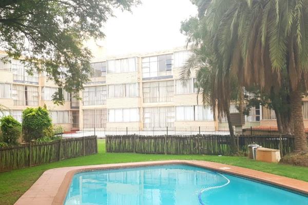 Inn &amp; Out Sandton Park.

1 bedroom. 1 bathroom.

Open-plan lounge and kitchen.

Communal swimming pool. Lovely gardens.

Laundry ...