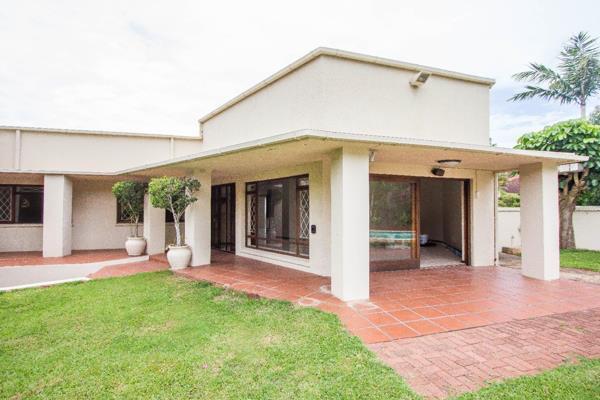 When entering this remarkable fully air-conditioned Family home, you will find an informal and formal lounge that contains a large ...