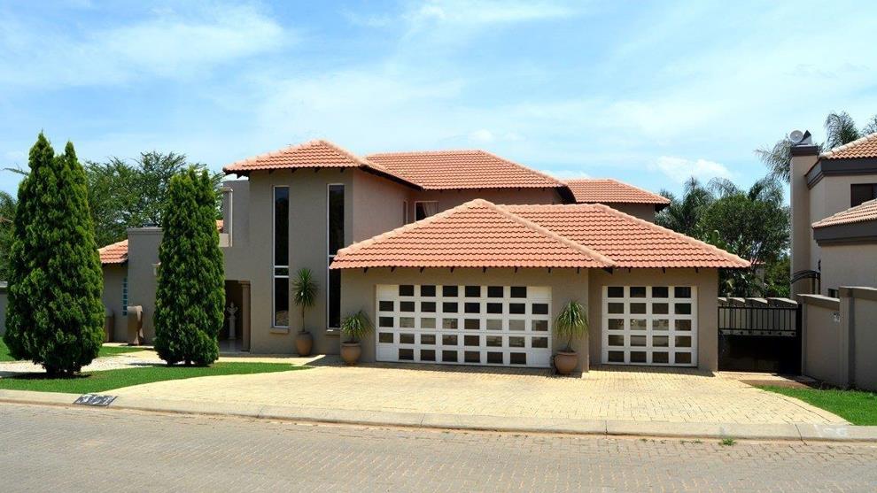 5 Bedroom House To Rent In Ruimsig Country Estate P24