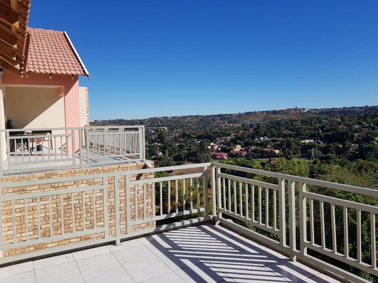 2 Bedroom Townhouse to rent in Winchester Hills 42 376 On Devereaux