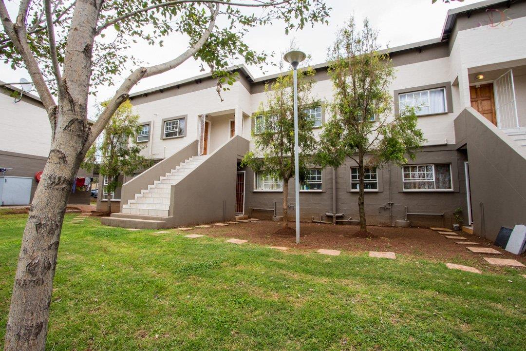 2 Bedroom Apartment / flat for sale in Sunnyridge P24113214397