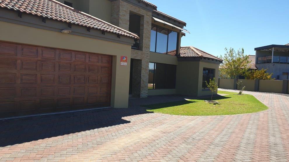 5 Bedroom House For Sale In Lilyvale Estate P24 107447612