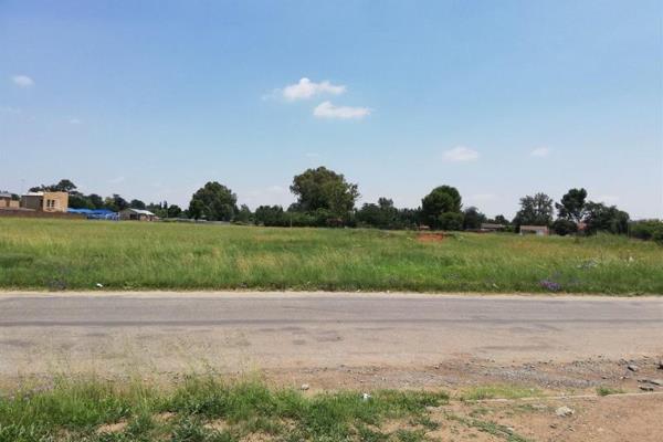 Vacant land with business rights!! Now available, build your own workshop on this 2941sqm stand.