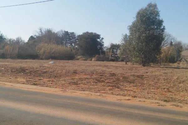 This is a vacant land in Three Rivers East.