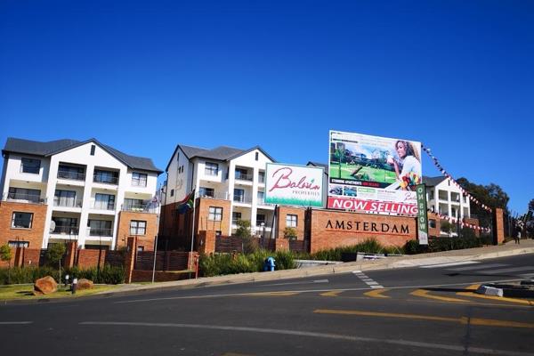 Amsterdam complex is ideally located in Olivedale. This contemporary development is conveniently close to all the facilities and ...