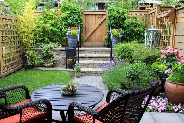 5 Outdoor Privacy Screen Ideas You Ll Love Garden Outdoor