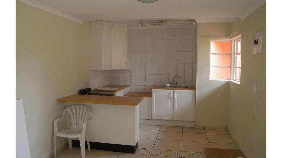 1 Bedroom House To Rent In Edenvale Central P24 107726694