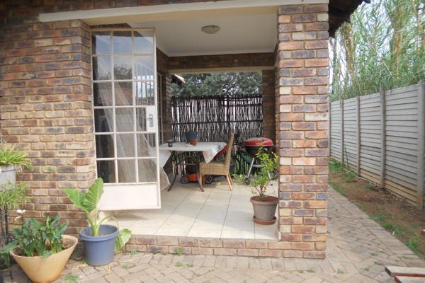 •	Bedrooms: 3
•	Bathrooms: 1 (shower, bath, toilet and basin)
•	Parking: 2 ...