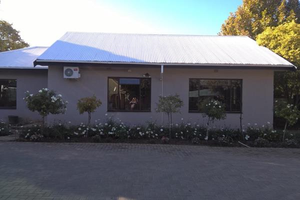 STUNNING furnished OFFICES WITH SOLAR POWER!!
120 square meter office with 4  furnished ...