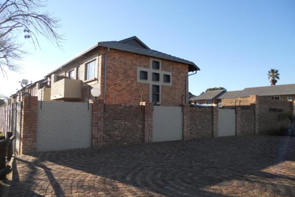 No load-shedding area !!

•	BACHELOR
•	Bathrooms: 1 (Shower, basin and ...