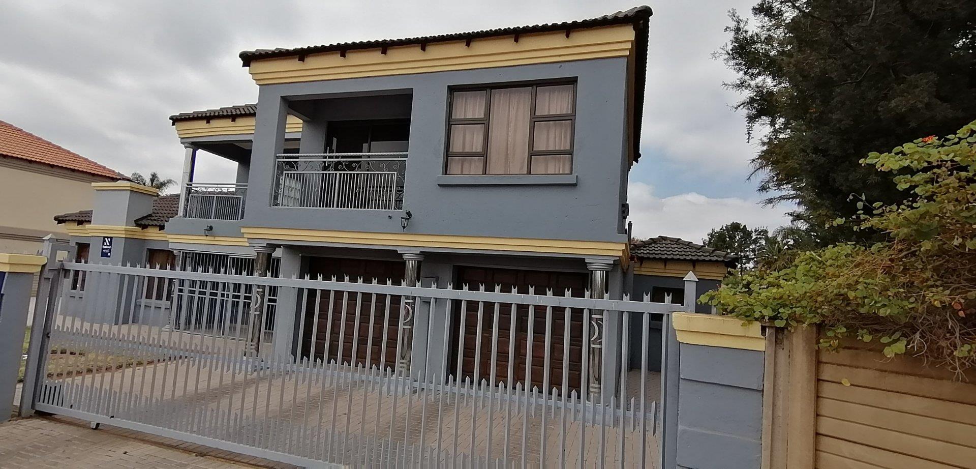 5 Bedroom House for sale in The Orchards P24107925230