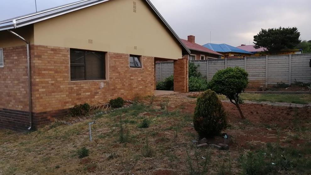 3 Bedroom House For Sale In South Hills South Africa P24