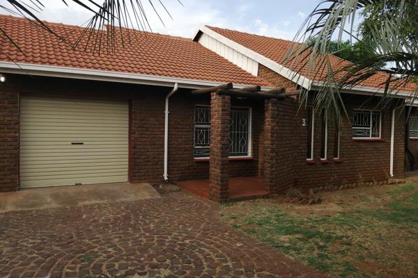 This lovely 3 bedroom house 2 bathroom house is situated in Mayberry Park. It has a big kitchen, lounge, dining room, entrance hall and ...