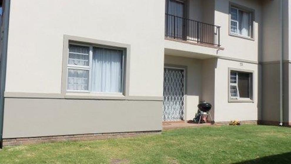 2 Bedroom Apartment Flat For Sale In Beacon Bay Unit 35 The