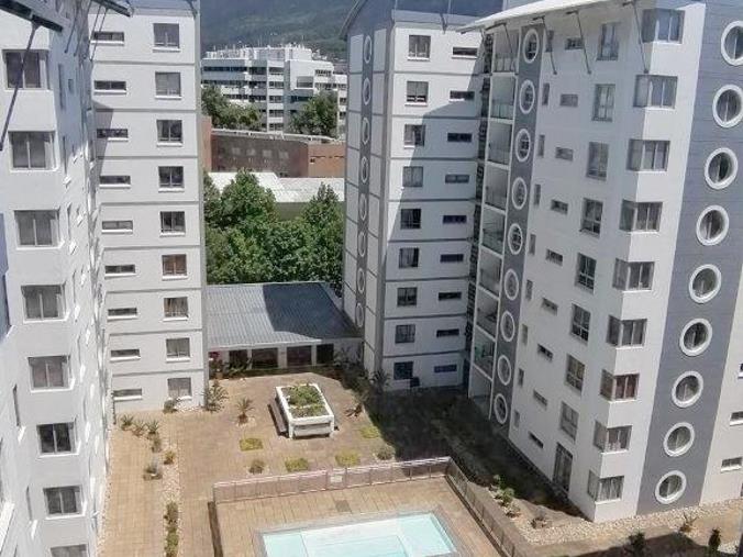 2 Bedroom Apartment Flat To Rent In Claremont