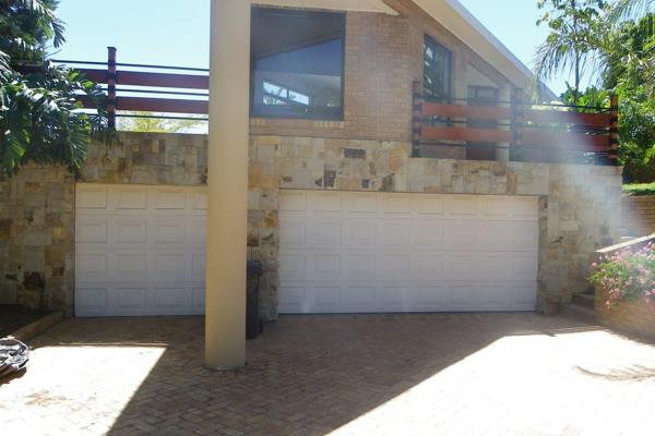 SOLE MANDATE

Occupation date - 1 January 2025

Lovely renovated 4 bedroom house To Let in Protea Valley, Bellville. It also offers ...