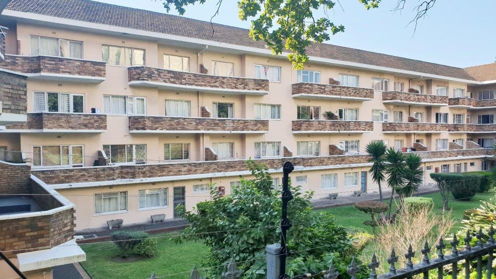 2 Bedroom Apartment Flat To Rent In Rosebank P24 108283403