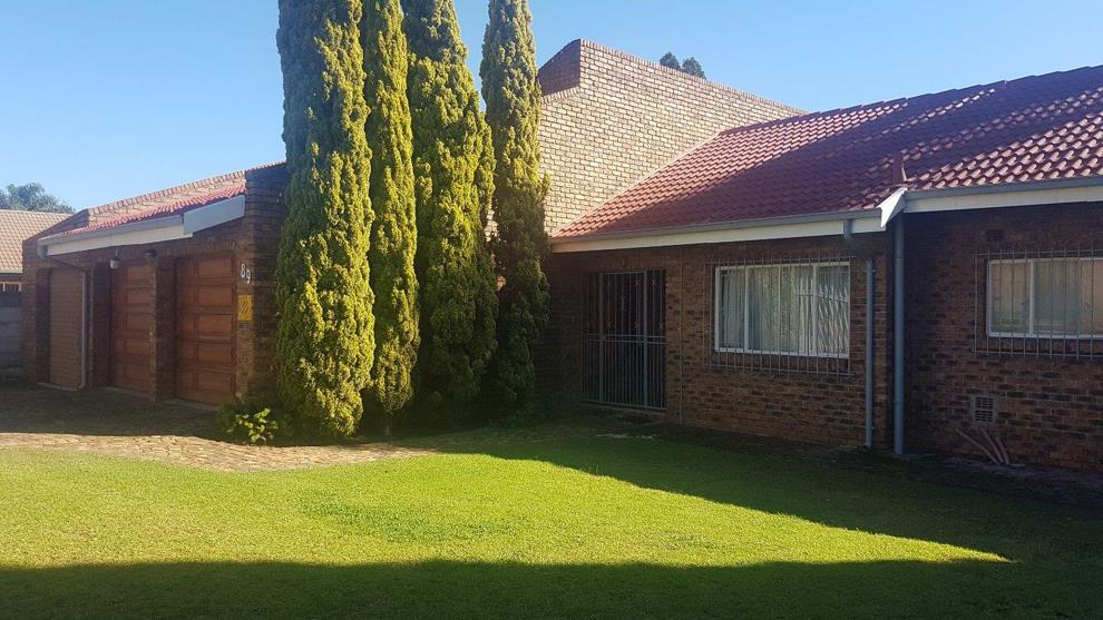 4 Bedroom House To Rent In Edleen P24 108287734