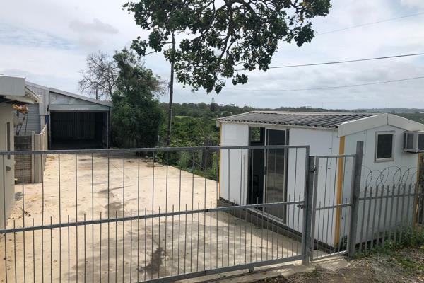 Discover this well-positioned light industrial unit located in a secure Business Park on Main Road, Gonubie. This compact unit features ...