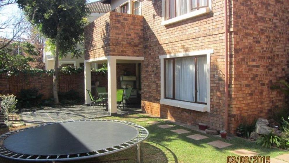 3 Bedroom Townhouse To Rent In Centurion Golf Estate P24