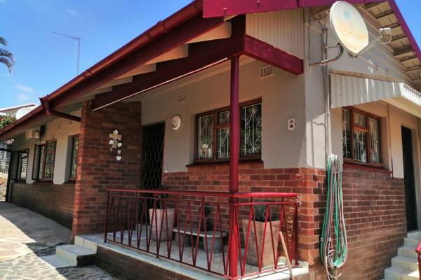 JAZMAX Property Consultants has just listed a neat 3 bedroom free standing house, 2 bathroom fully fitted kitchen . 

All 3 bedrooms ...